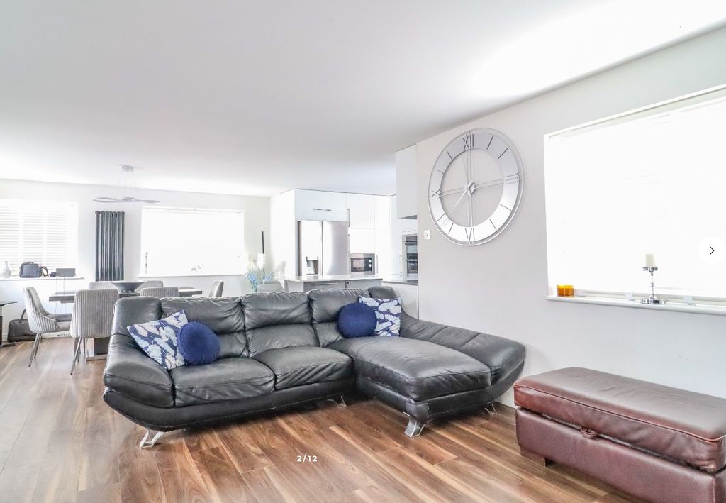 Property photo 2 of 13 2772172