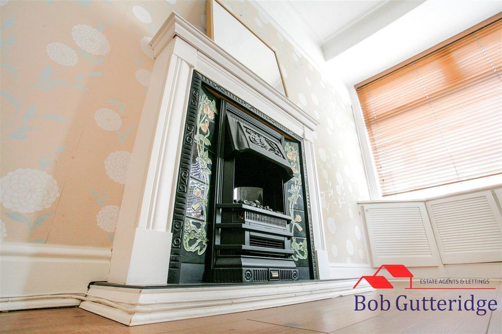 Property photo 3 of 24 Bay Fronted Lounge