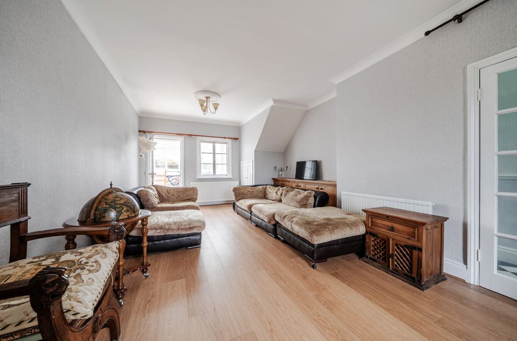 Property photo 2 of 25 1424204-10-69Affa...