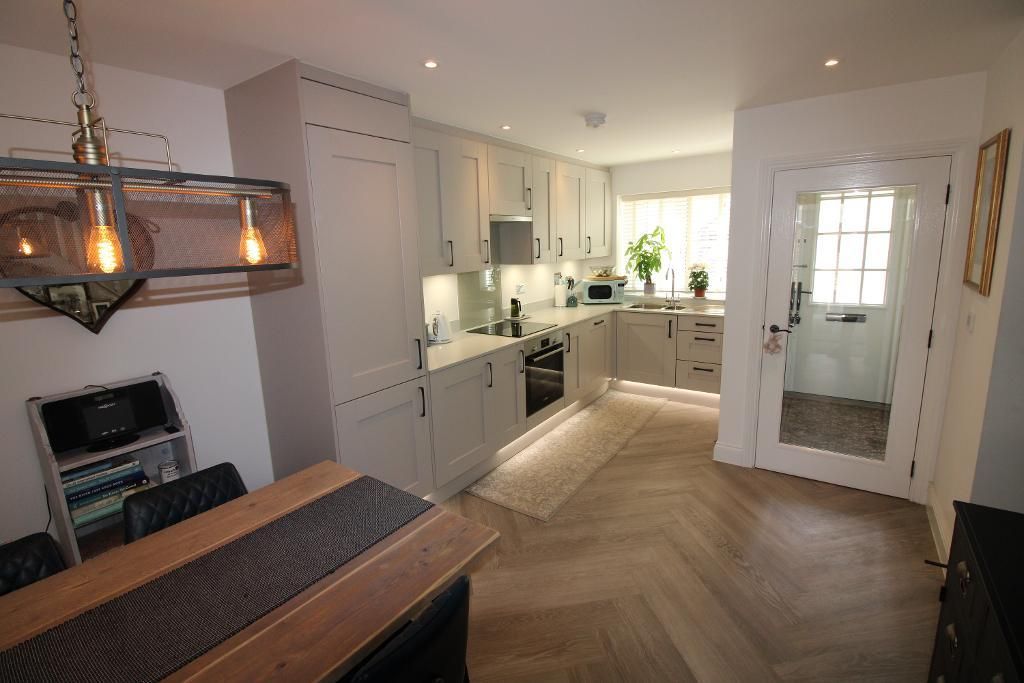 Property photo 2 of 12 Kitchen / Diner