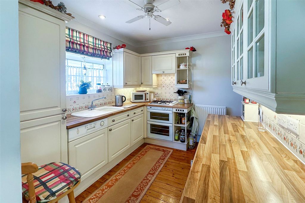 Property photo 3 of 22 Picture No. 06