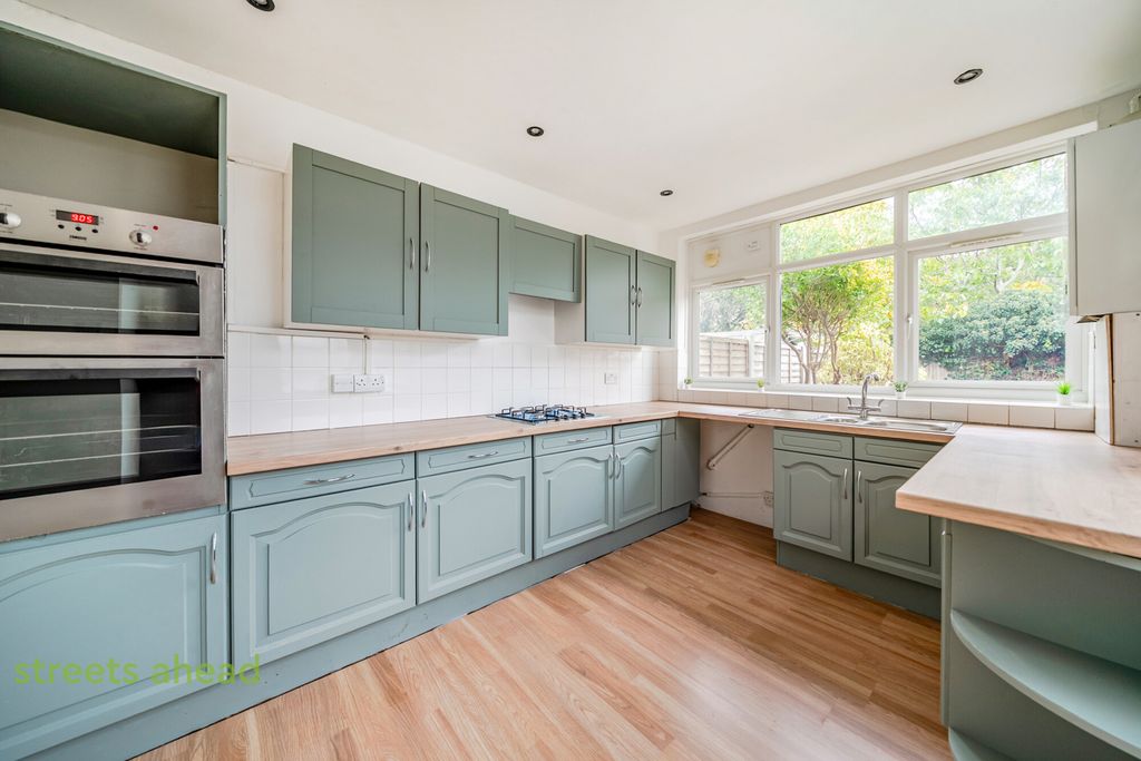 Property photo 2 of 14 17312ee5-883E-4Df...