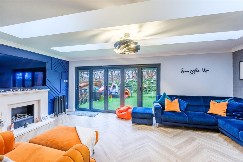 Property photo 3 of 25 Cairngorm Court-15.Jpg