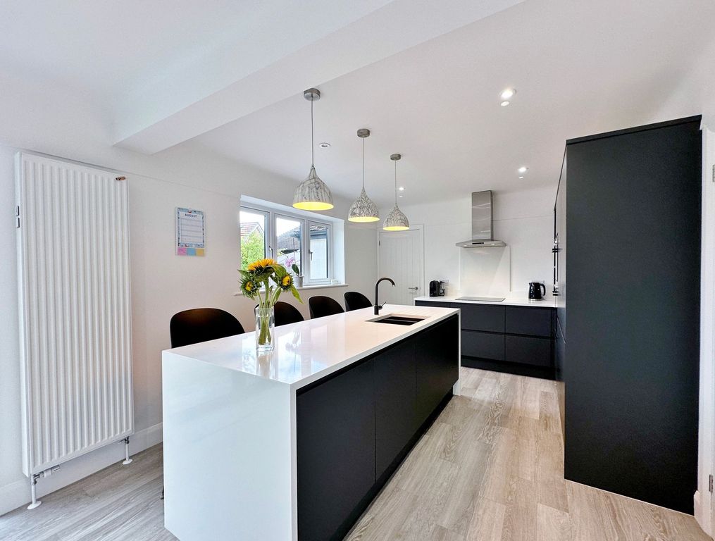 Property photo 3 of 34 Photo 10