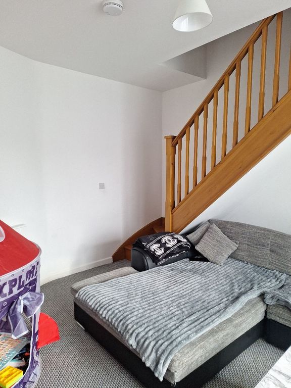 Property photo 3 of 10 Lounge Coach House