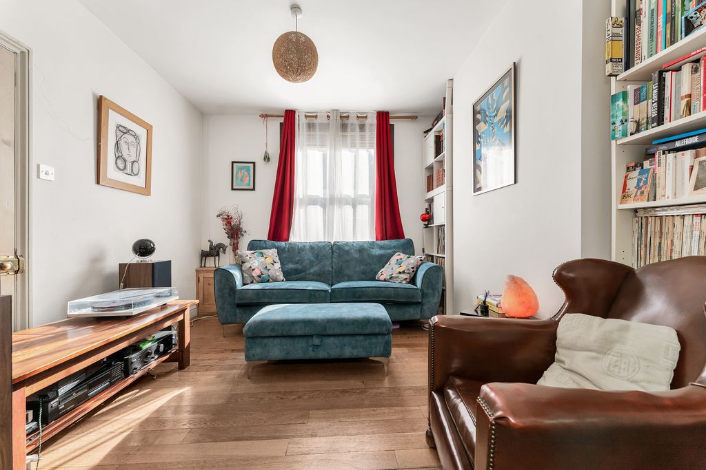 Property photo 2 of 16 Living Room