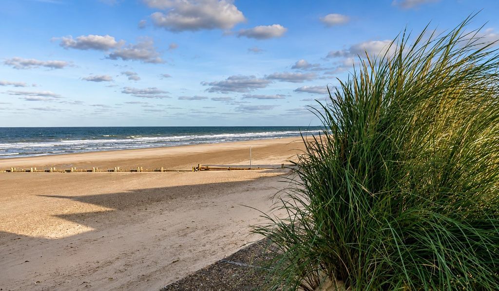 Property photo 1 of 4 Bacton Beach