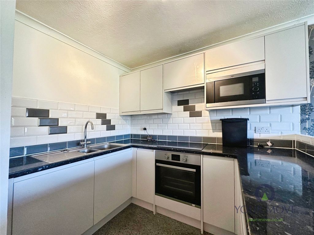 Property photo 2 of 13 Kitchen