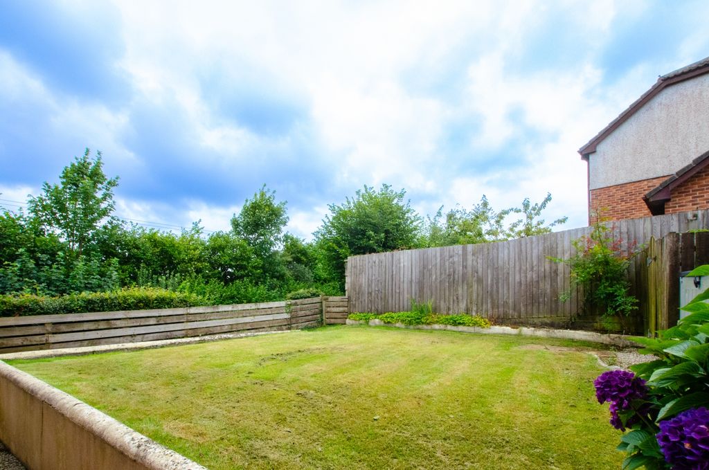 Property photo 2 of 14 3 Roseland Gardens Tps Bodmin 01208 74182-1