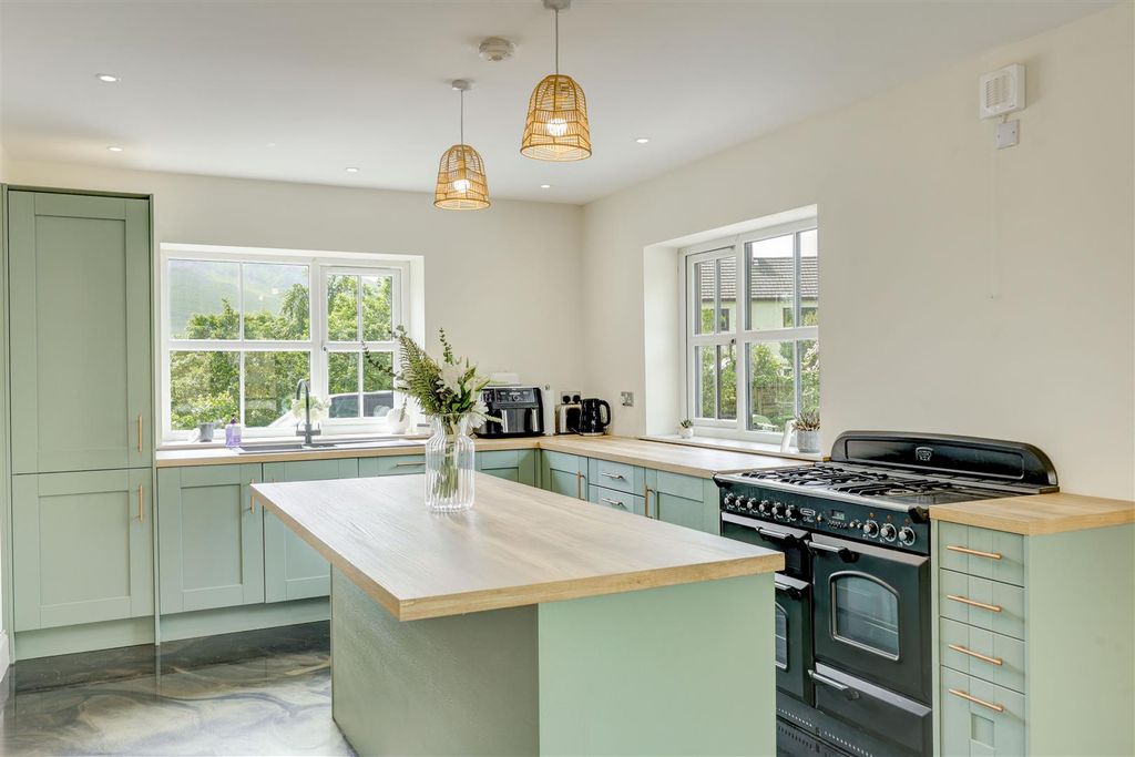 Property photo 2 of 26 Kitchen Diner