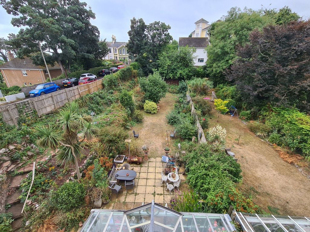 Property photo 3 of 23