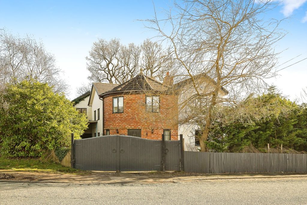 Property photo 1 of 20