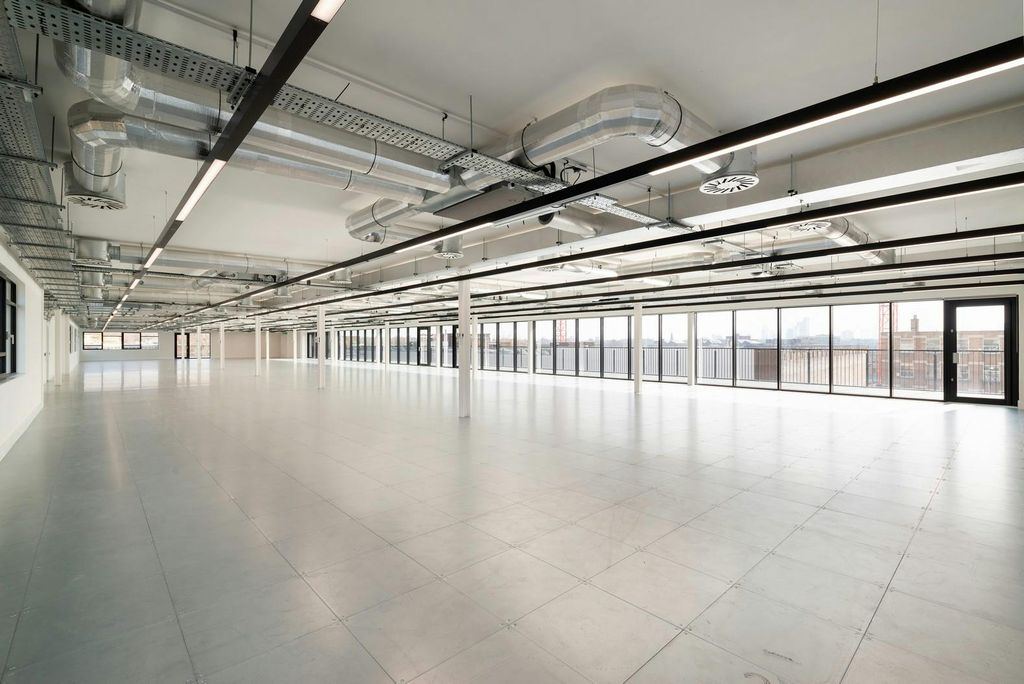 Property photo 3 of 16 Office Floor