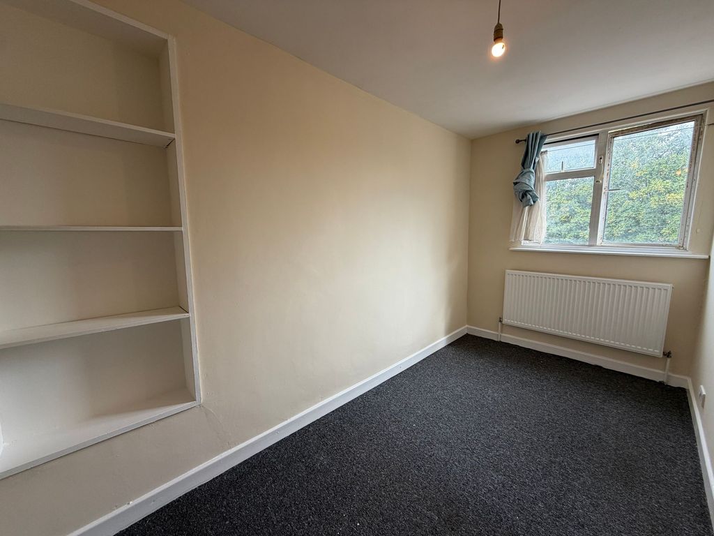Property photo 2 of 3