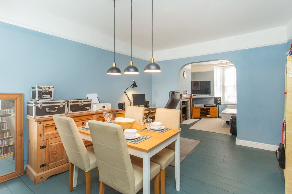 Property photo 3 of 13 Picture 3