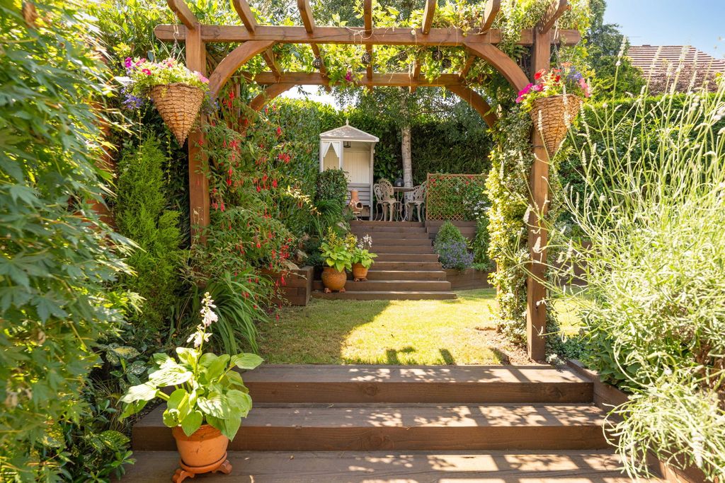 Property photo 3 of 45