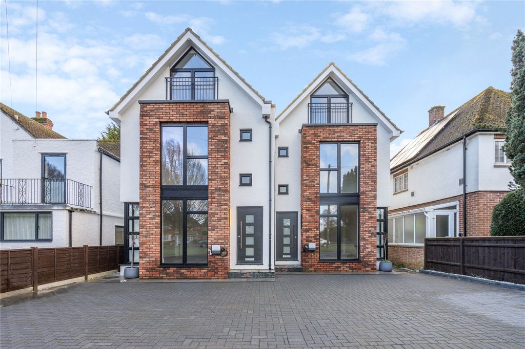 Property photo 1 of 18 Sunderland Avenue