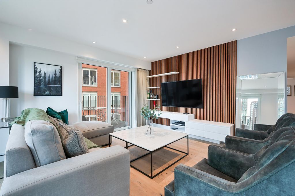 Property photo 2 of 18 Image