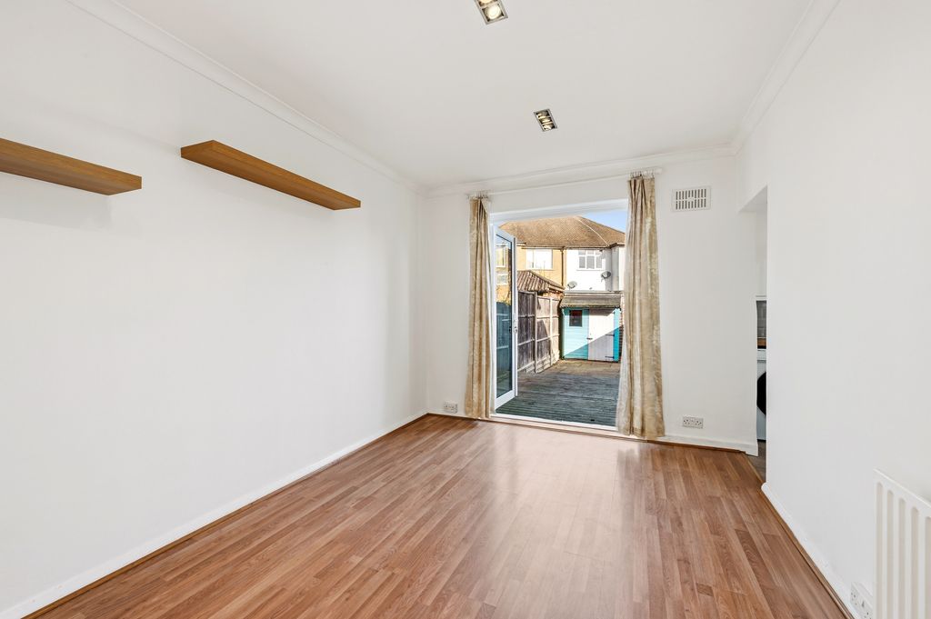 Property photo 3 of 13 Picture No. 11