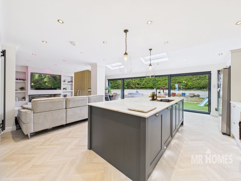 Property photo 3 of 46 Photo 7