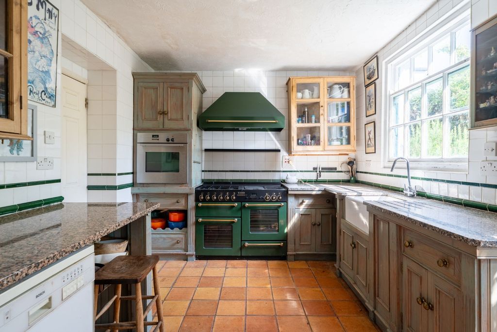 Property photo 3 of 34 4324024