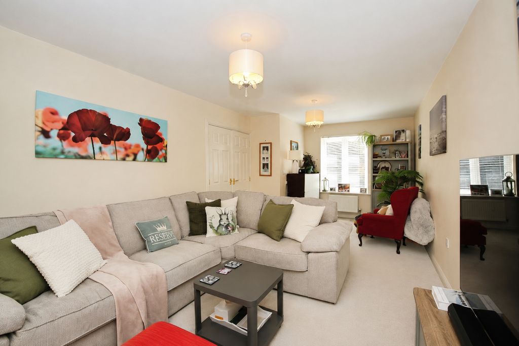 Property photo 2 of 24