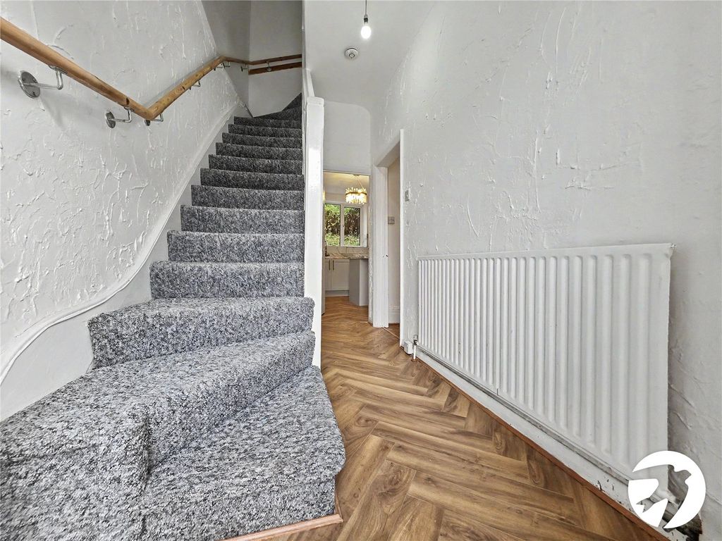 Property photo 3 of 21 Picture No. 02