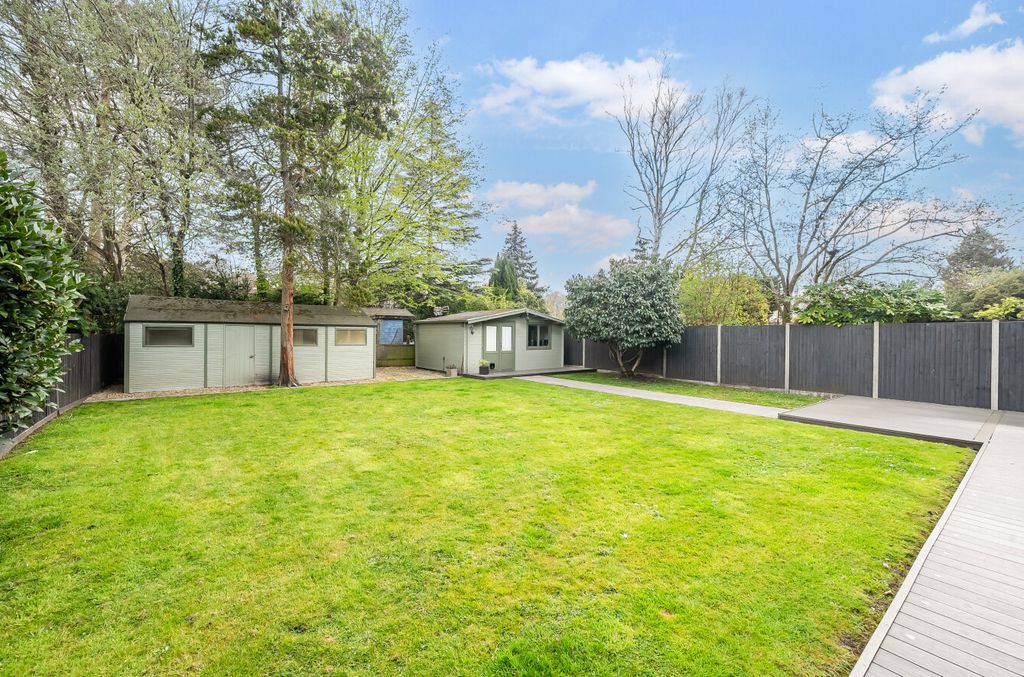 Property photo 3 of 21 1435333-25-69Cbd4...