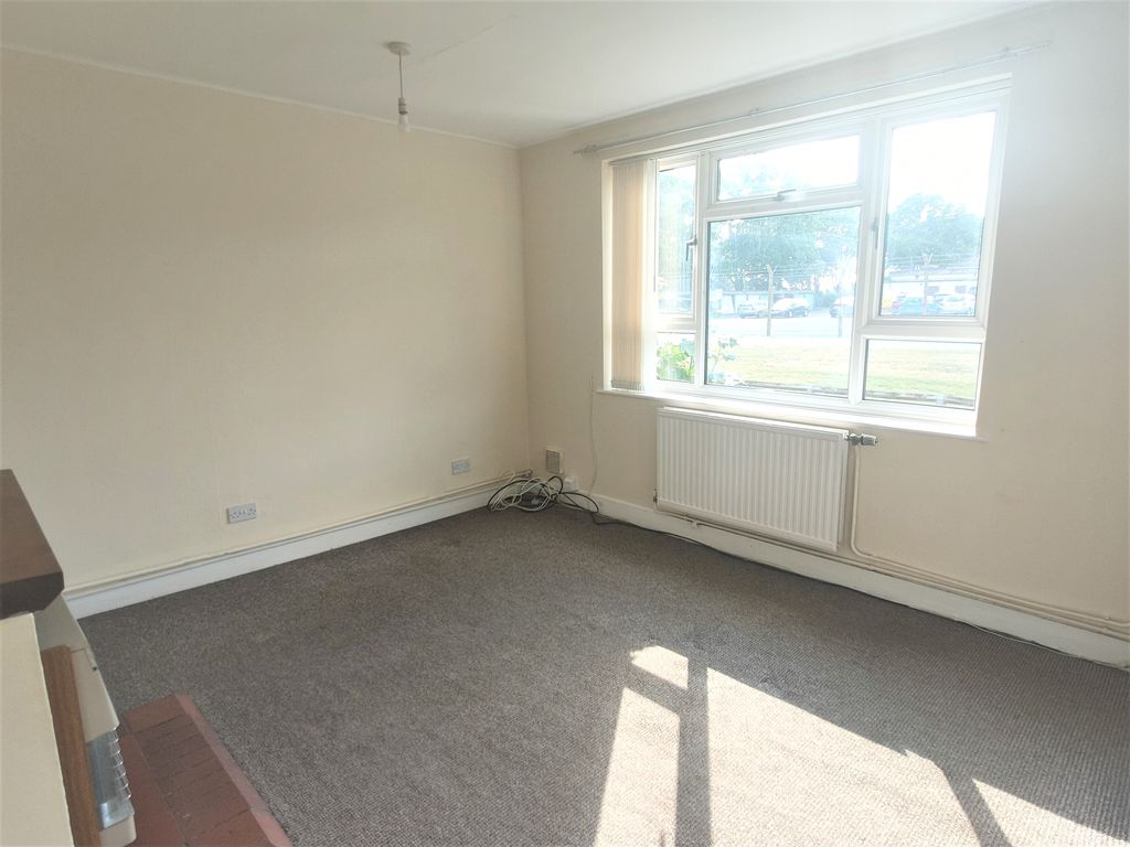 Property photo 3 of 11 Image