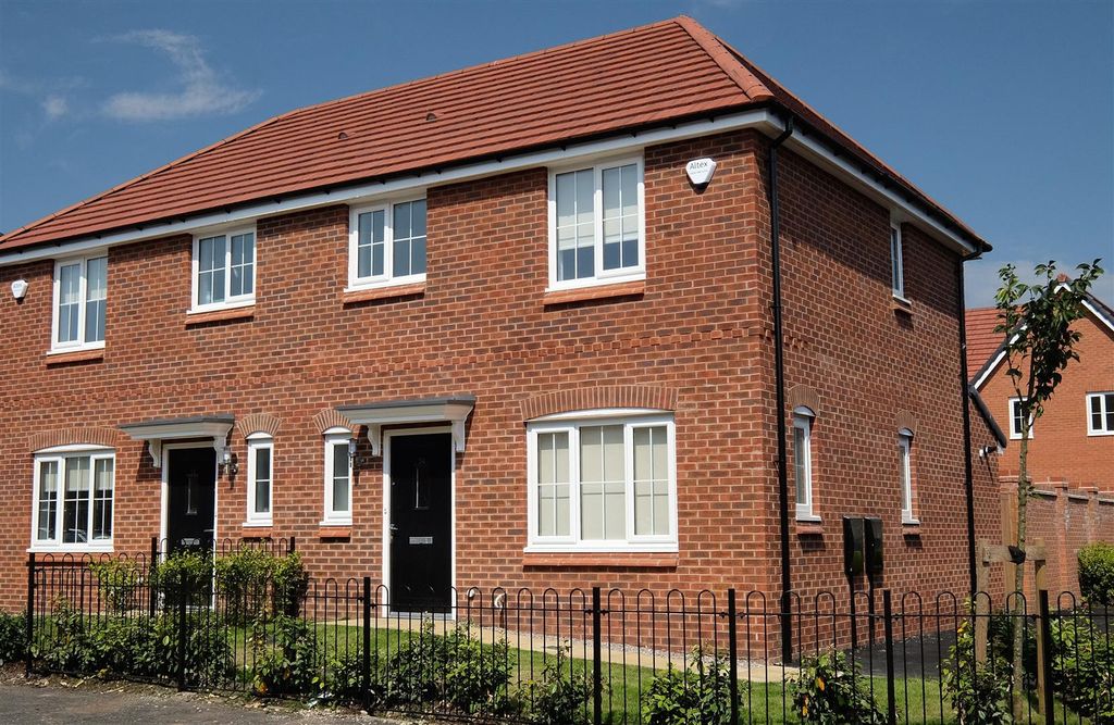 Property photo 1 of 8 Ellesmere External  Difrent.Jpg