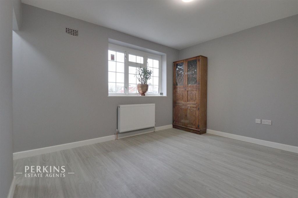 Property photo 2 of 3 L.Jpg