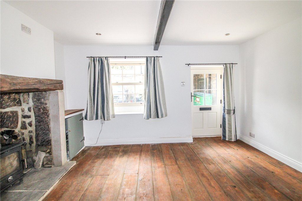 Property photo 3 of 15 Sitting Room