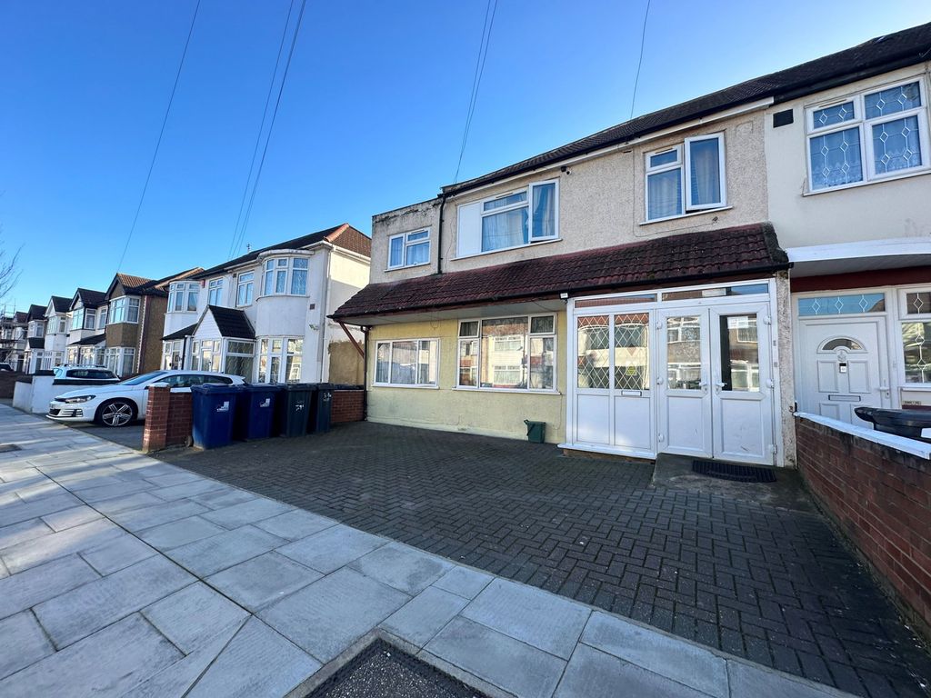 Property photo 1 of 9