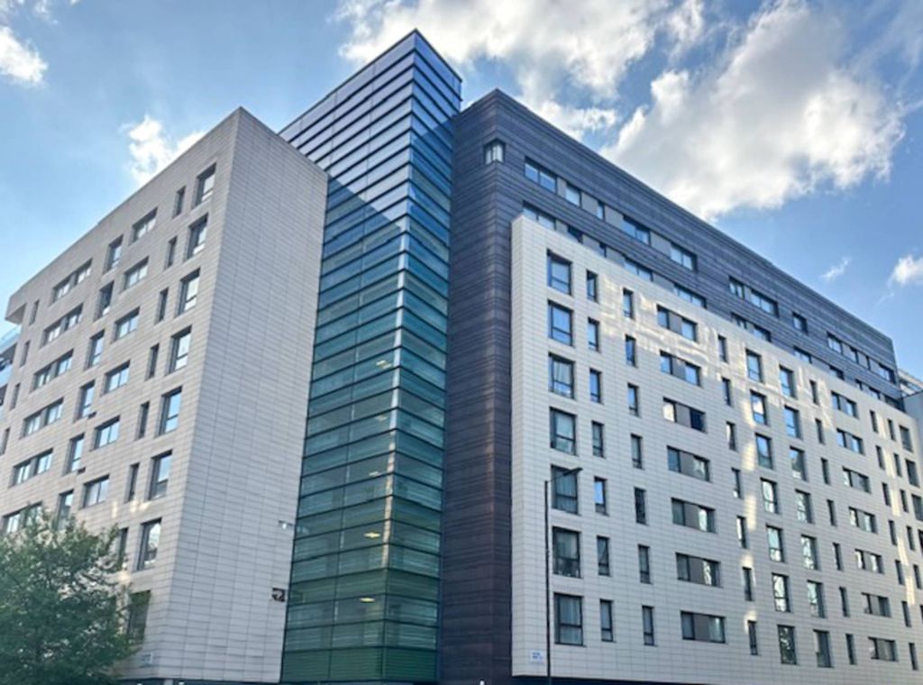 Property photo 1 of 8