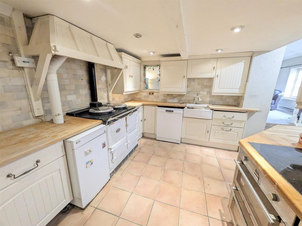 Property photo 3 of 18