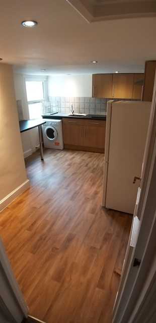 Property photo 3 of 11 Kitchen