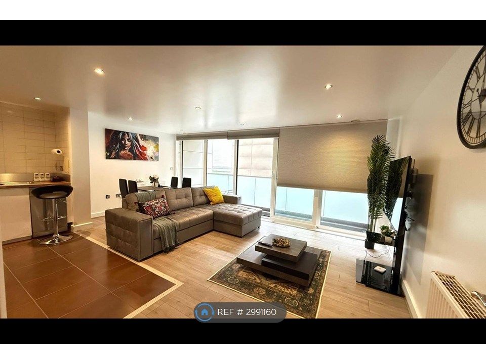 Property photo 1 of 17 Main Living Room