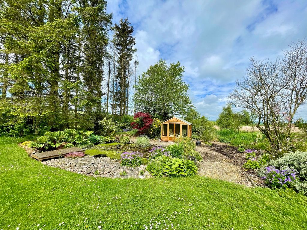 Property photo 3 of 35