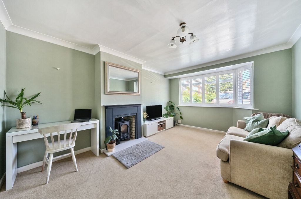 Property photo 3 of 15 1296802-93-682c98...
