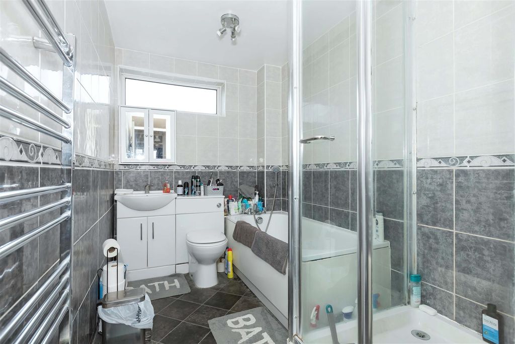Property photo 3 of 15 Chalfont Way_4.Jpg