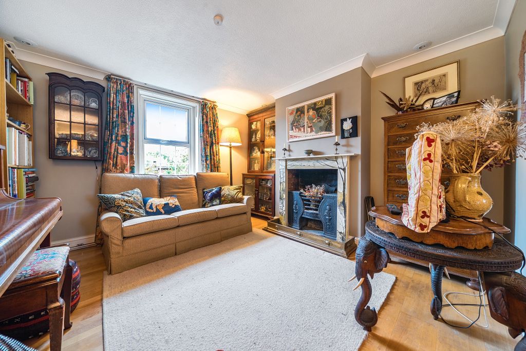 Property photo 3 of 20
