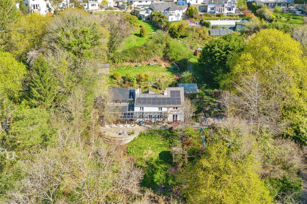 Property photo 2 of 27 Waterwood