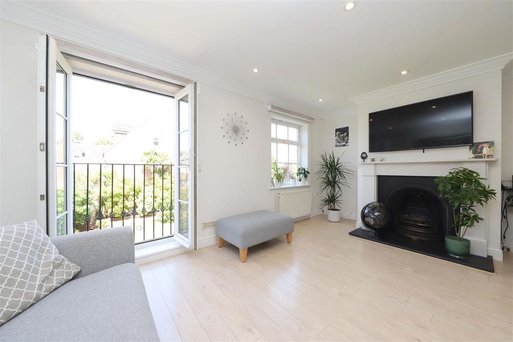 Property photo 3 of 16