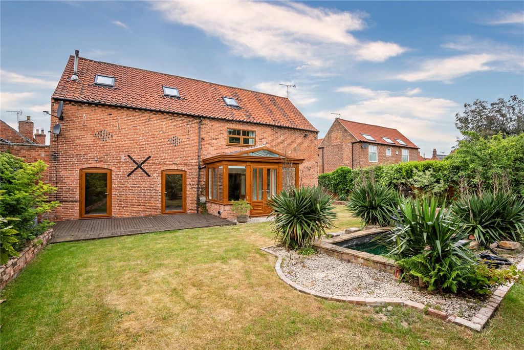 Property photo 2 of 33 Picture No. 36