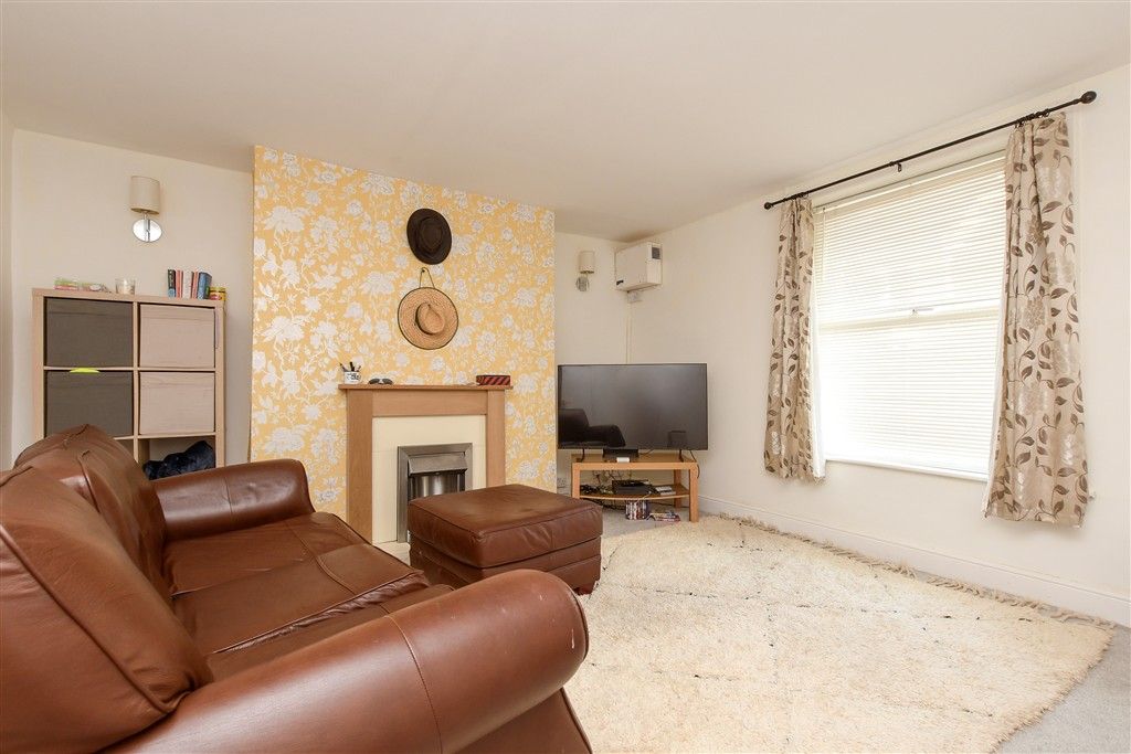 Property photo 2 of 8 Lounge/Diner