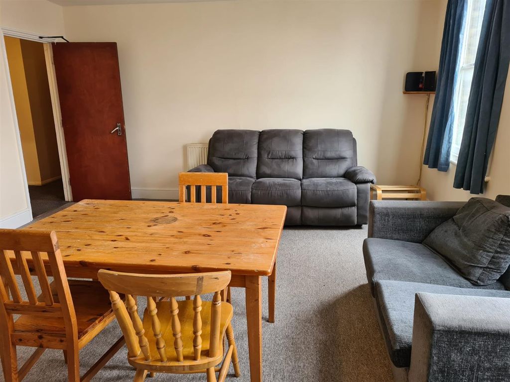 Property photo 2 of 11 Living Room - 58B Mill Road.Jpg