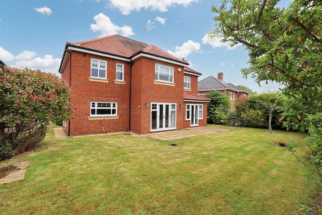 Property photo 1 of 38