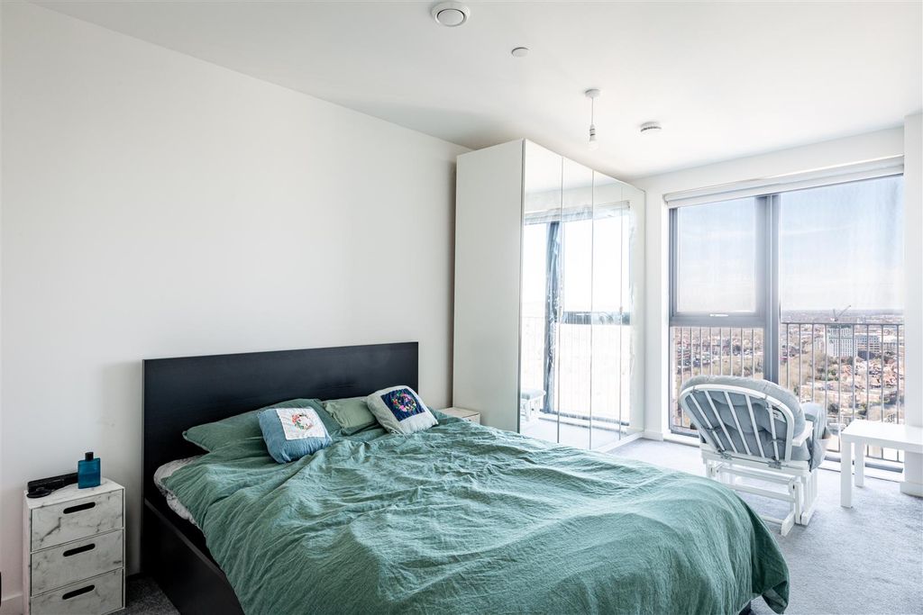 Property photo 3 of 12 Baronet House-5.Jpg