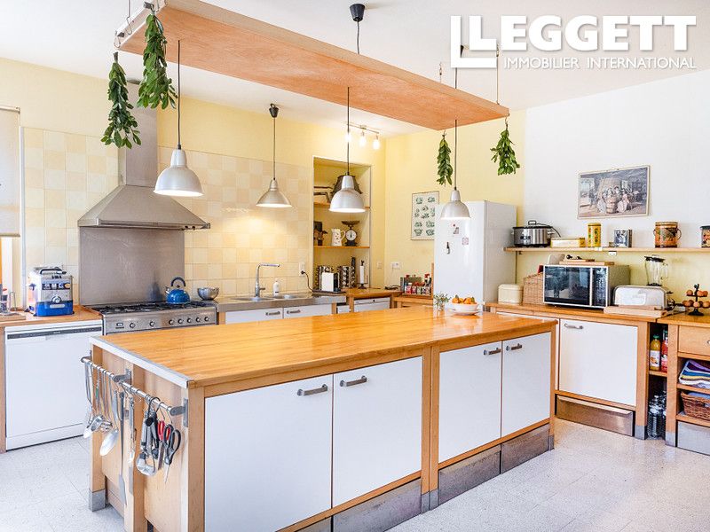 Property photo 3 of 10