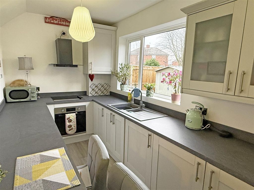 Property photo 3 of 11 Church Gardens Kitchen.Jpg